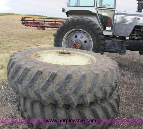 image for item G8922 White 2-135 Field Boss tractor