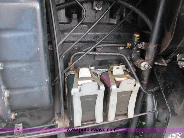 image for item G8922 White 2-135 Field Boss tractor