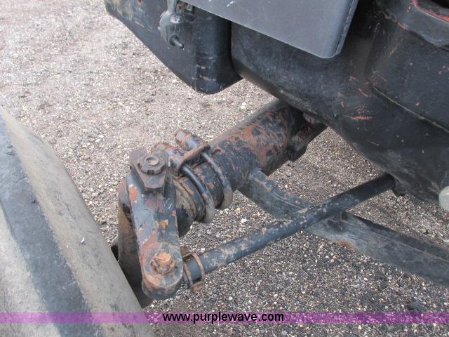 image for item G8922 White 2-135 Field Boss tractor