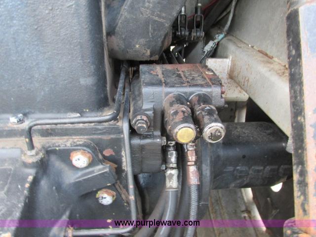 image for item G8922 White 2-135 Field Boss tractor