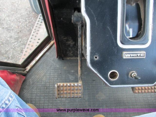 image for item G8922 White 2-135 Field Boss tractor