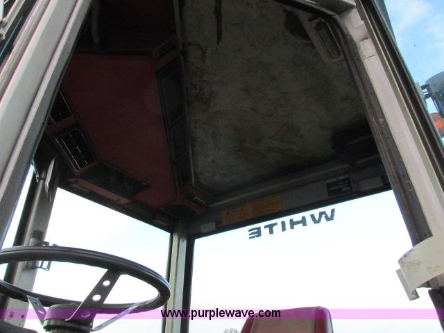 image for item G8922 White 2-135 Field Boss tractor