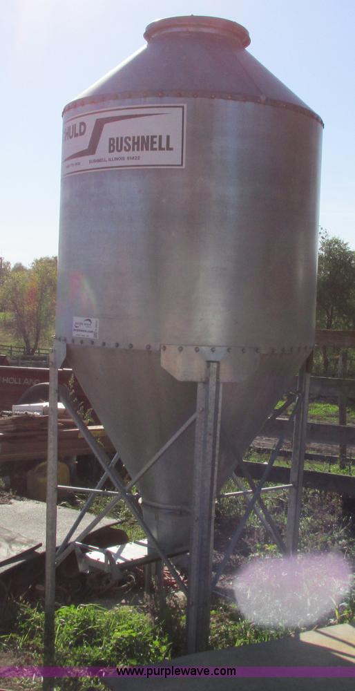 Schuld Bushnell feed bin in Delano, MN Item G8932 sold Purple Wave