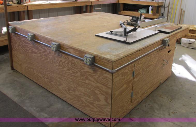 image for item G8935 Delta Unisaw table saw