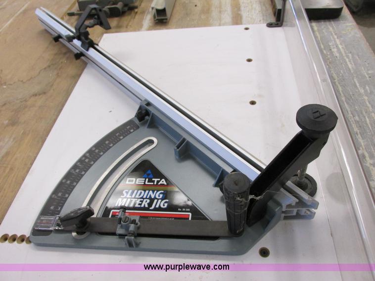 image for item G8935 Delta Unisaw table saw