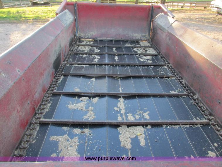 image for item G8945 New Holland 155 manure spreader