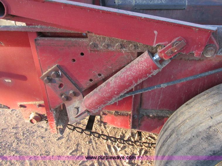 image for item G8945 New Holland 155 manure spreader