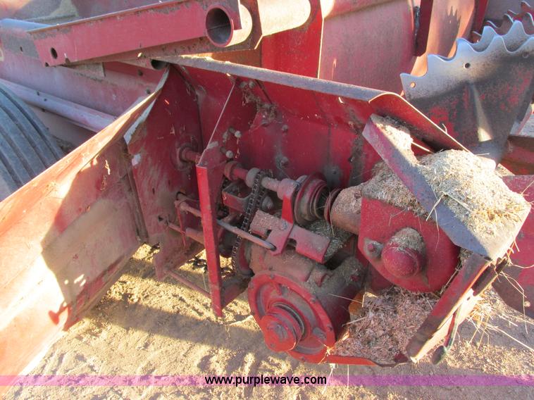 image for item G8945 New Holland 155 manure spreader