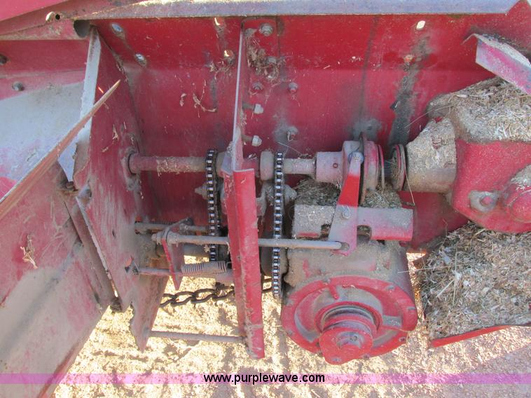 image for item G8945 New Holland 155 manure spreader