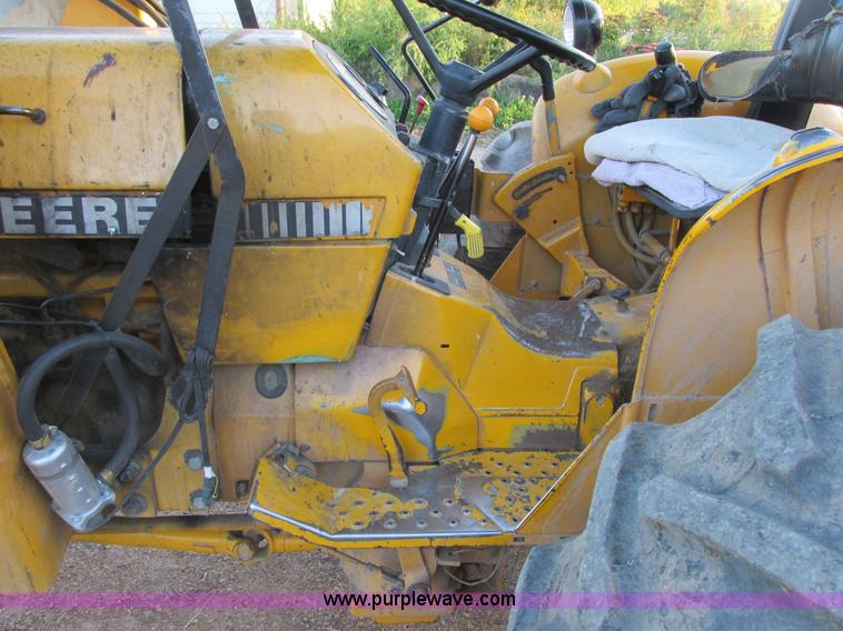 image for item G8946 John Deere 2155 tractor