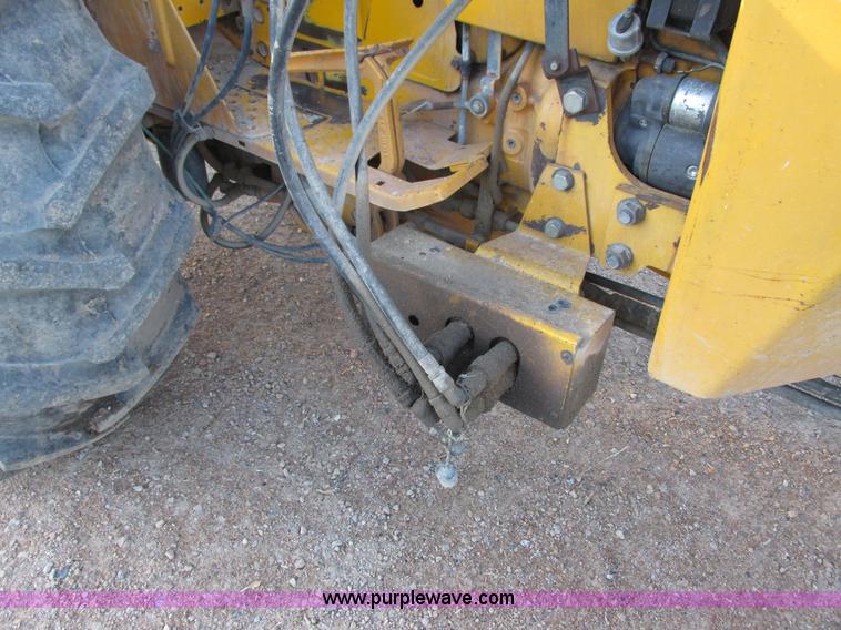 image for item G8946 John Deere 2155 tractor