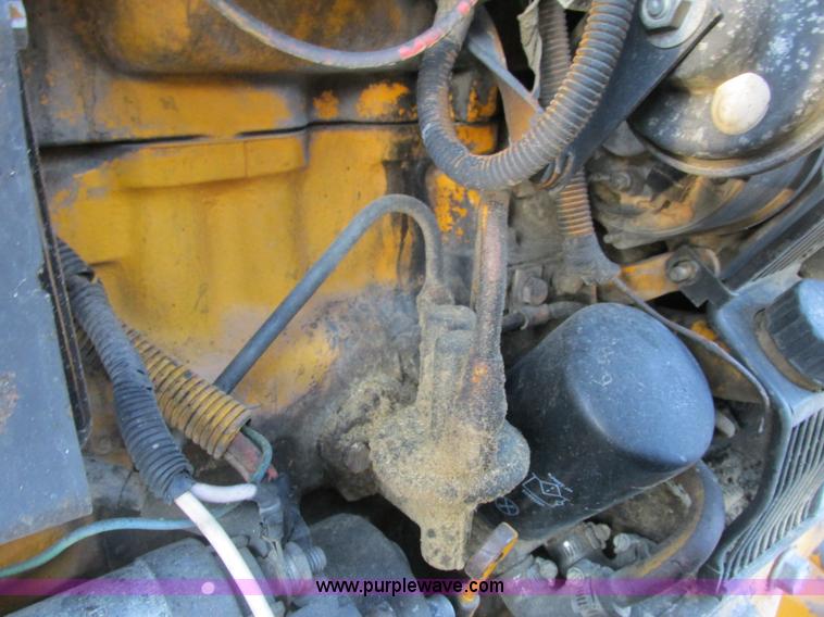 image for item G8946 John Deere 2155 tractor