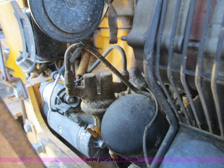 image for item G8946 John Deere 2155 tractor