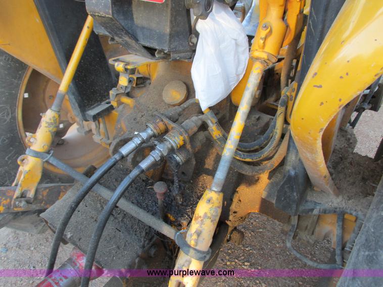 image for item G8946 John Deere 2155 tractor