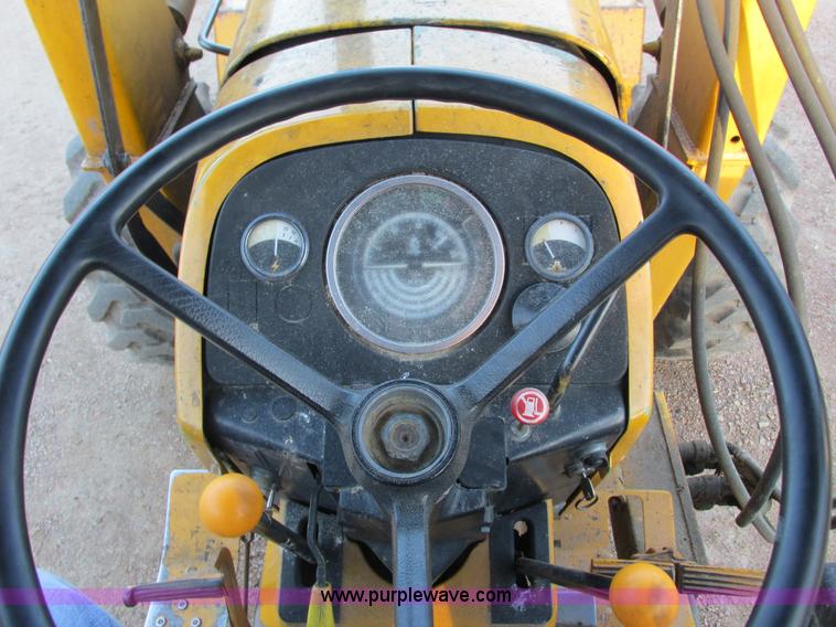 image for item G8946 John Deere 2155 tractor