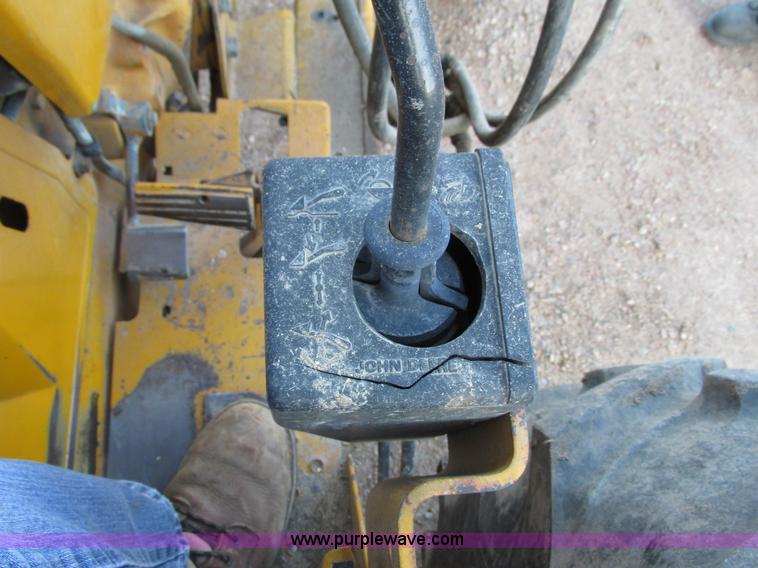 image for item G8946 John Deere 2155 tractor