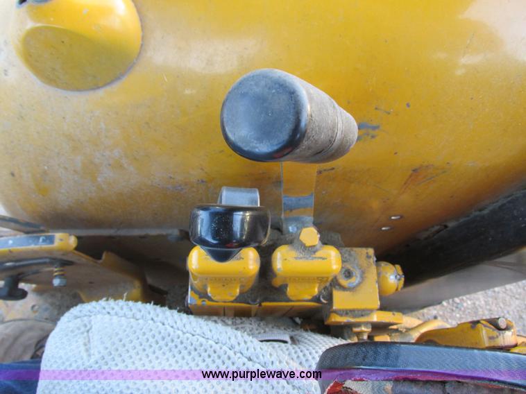 image for item G8946 John Deere 2155 tractor