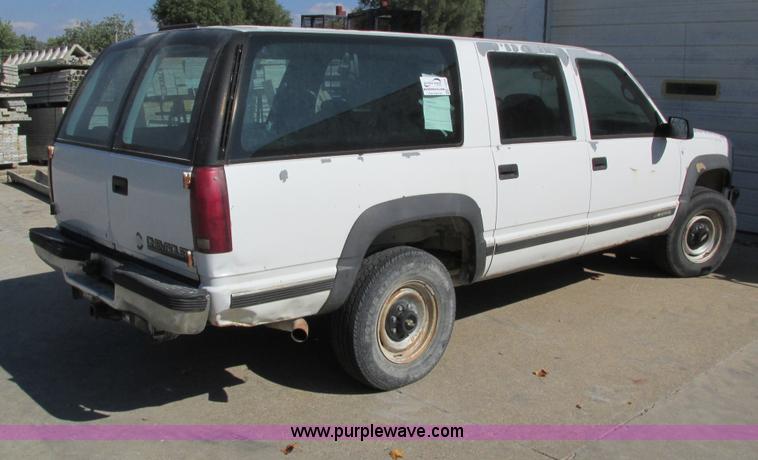 image for item I4224 1995 Chevrolet Suburban K2500 SUV