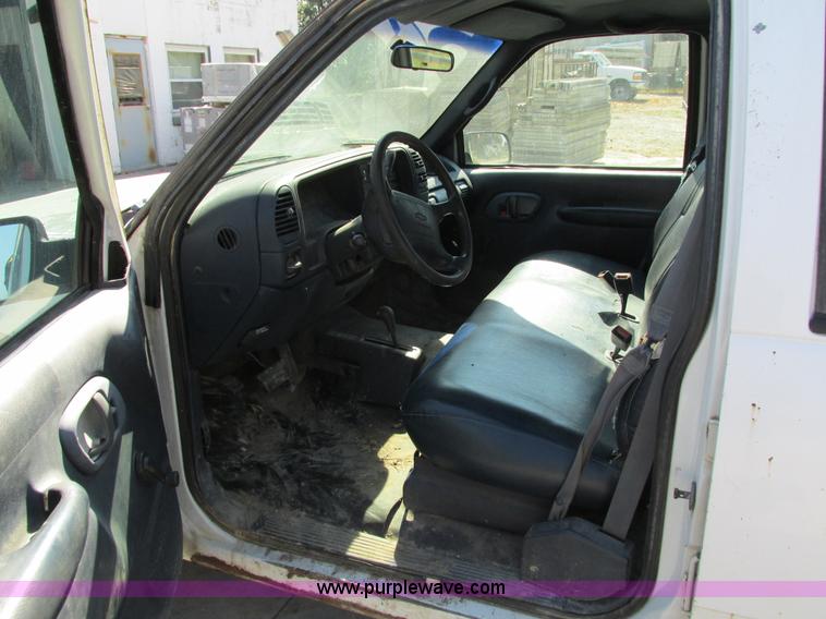image for item I4224 1995 Chevrolet Suburban K2500 SUV