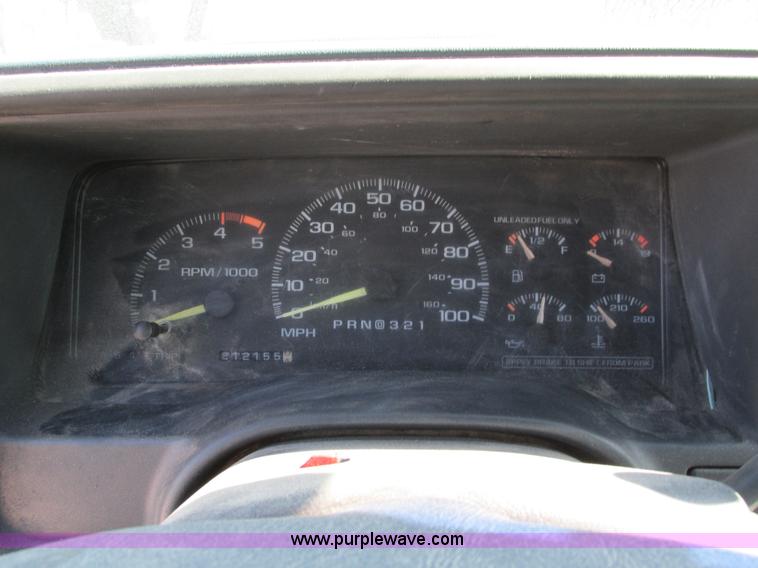 image for item I4224 1995 Chevrolet Suburban K2500 SUV