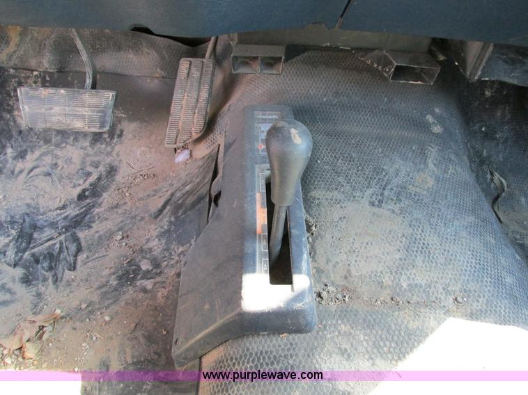 image for item I4224 1995 Chevrolet Suburban K2500 SUV