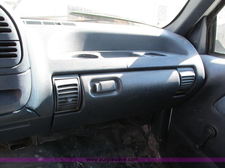 image for item I4224 1995 Chevrolet Suburban K2500 SUV