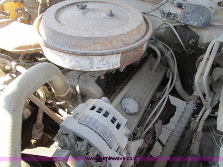 image for item I4224 1995 Chevrolet Suburban K2500 SUV