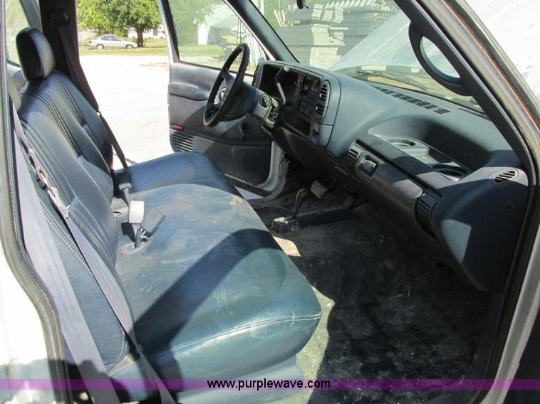 image for item I4224 1995 Chevrolet Suburban K2500 SUV