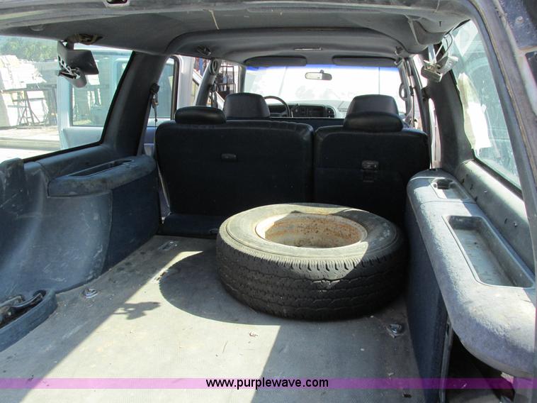 image for item I4224 1995 Chevrolet Suburban K2500 SUV