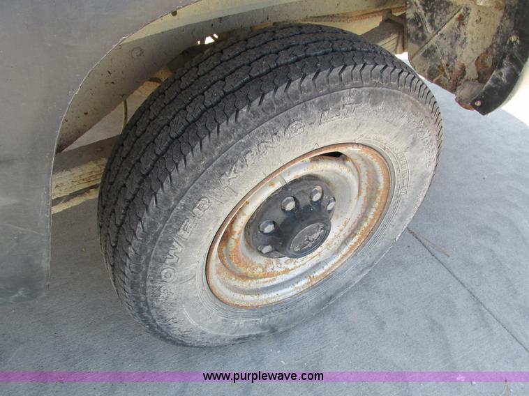 image for item I4224 1995 Chevrolet Suburban K2500 SUV