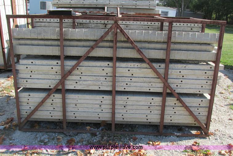 image for item I4225 (62) Symons Silver vertex brick filler concrete forms