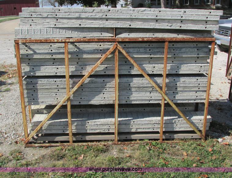 image for item I4226 (75) Symons Silver vertex brick filler concrete forms