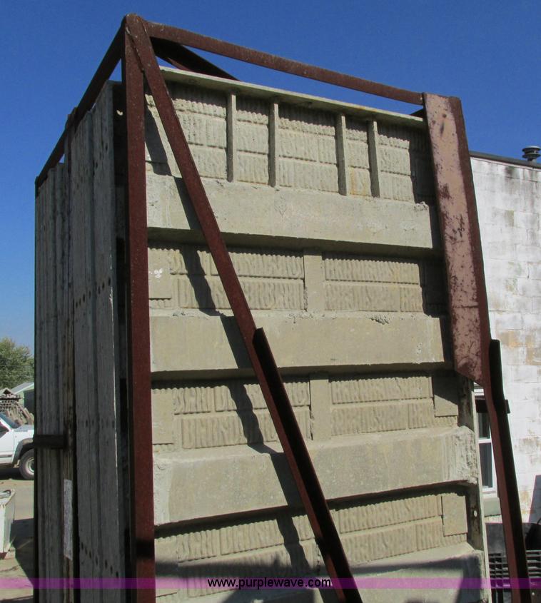 image for item I4229 (18) Symons Silver aluminum concrete forms