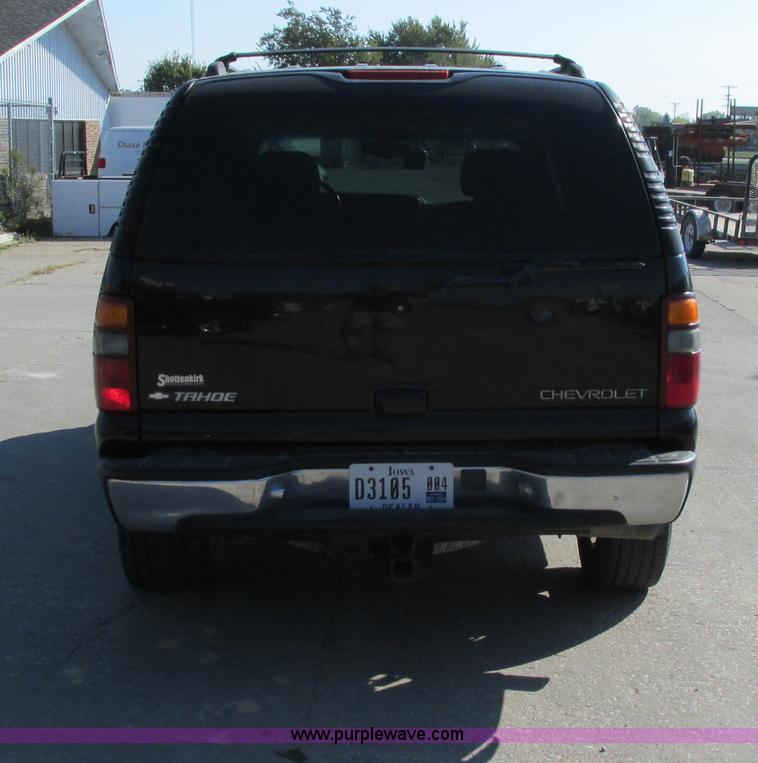 image for item I4233 2002 Chevrolet Tahoe SUV