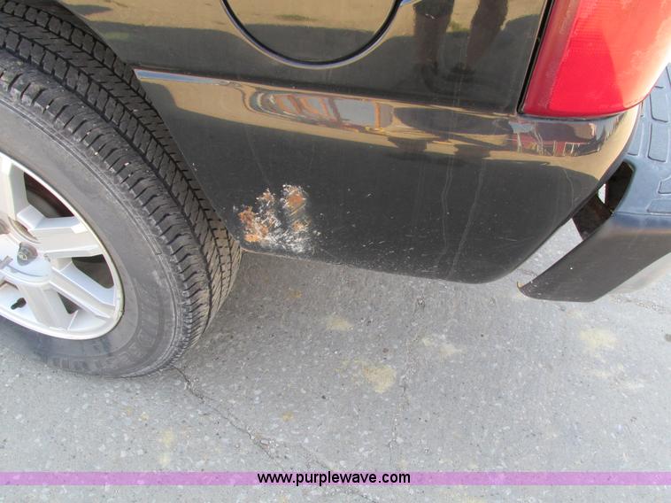 image for item I4233 2002 Chevrolet Tahoe SUV