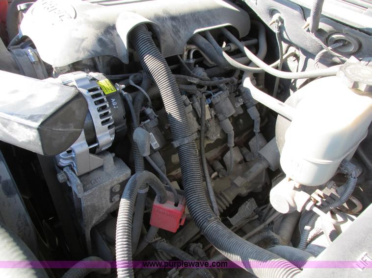 image for item I4233 2002 Chevrolet Tahoe SUV