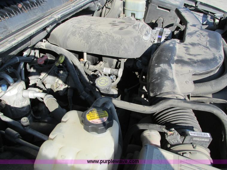 image for item I4233 2002 Chevrolet Tahoe SUV