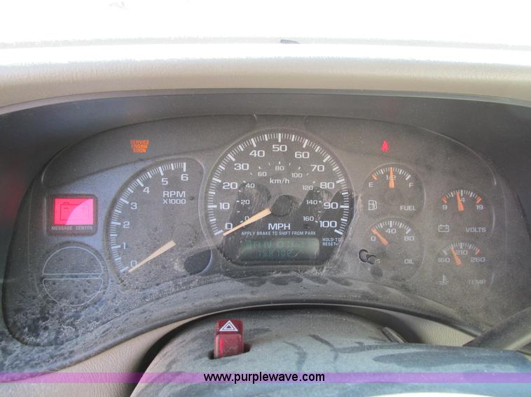 image for item I4233 2002 Chevrolet Tahoe SUV