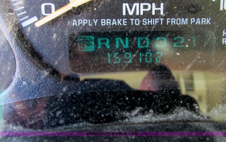 image for item I4233 2002 Chevrolet Tahoe SUV