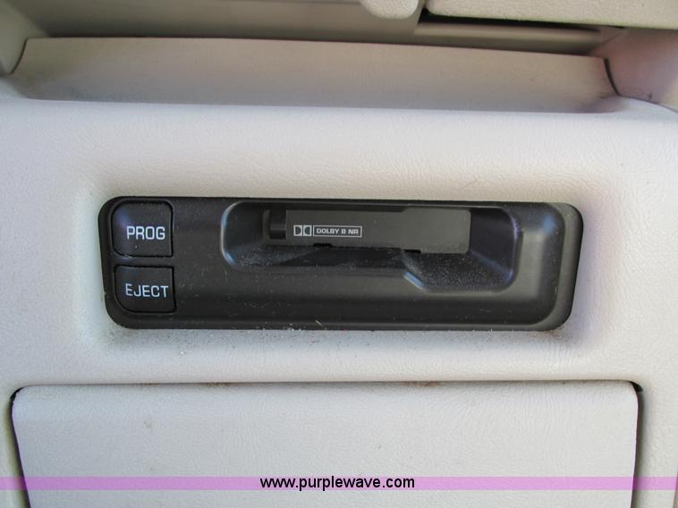 image for item I4233 2002 Chevrolet Tahoe SUV