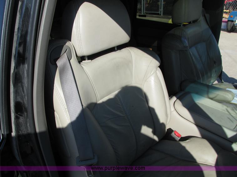 image for item I4233 2002 Chevrolet Tahoe SUV