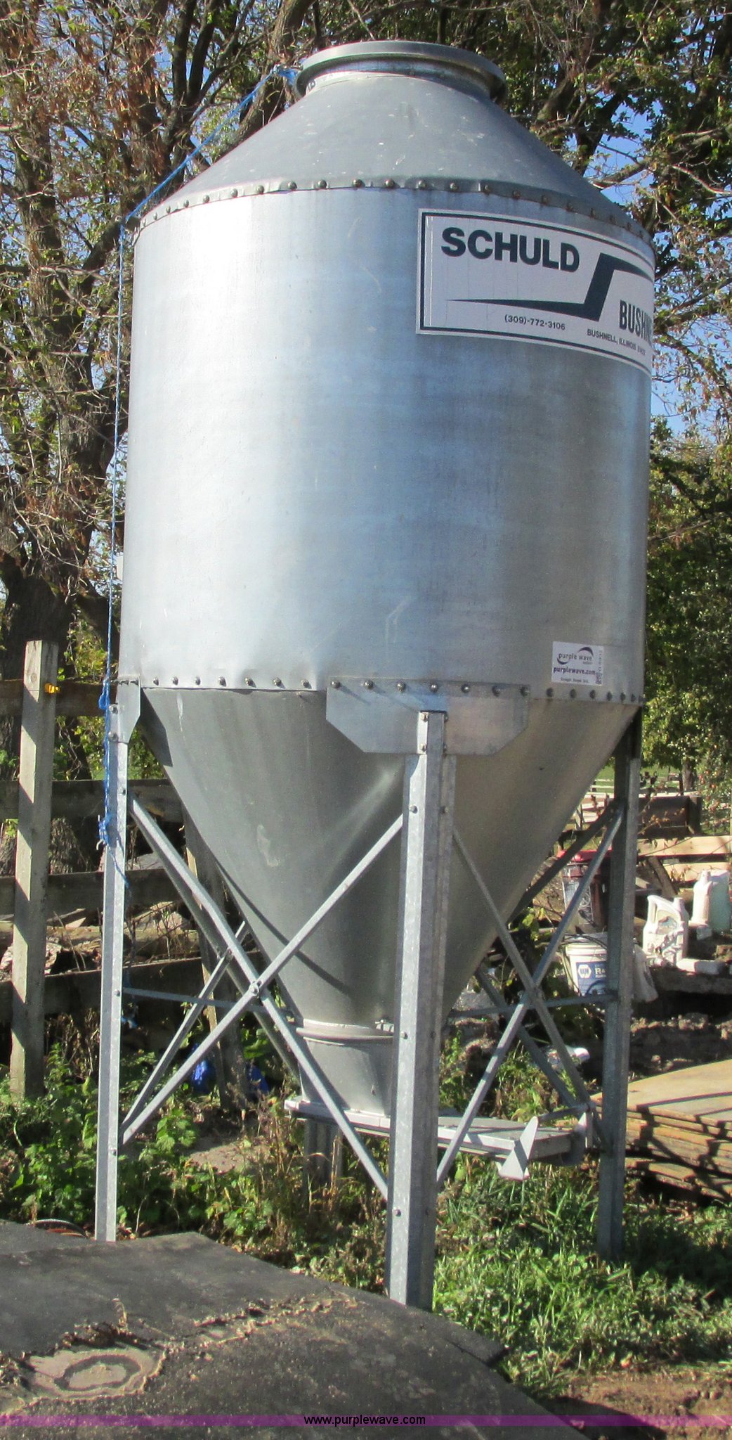 Schuld Bushnell feed bin in Delano, MN Item G8932 sold Purple Wave