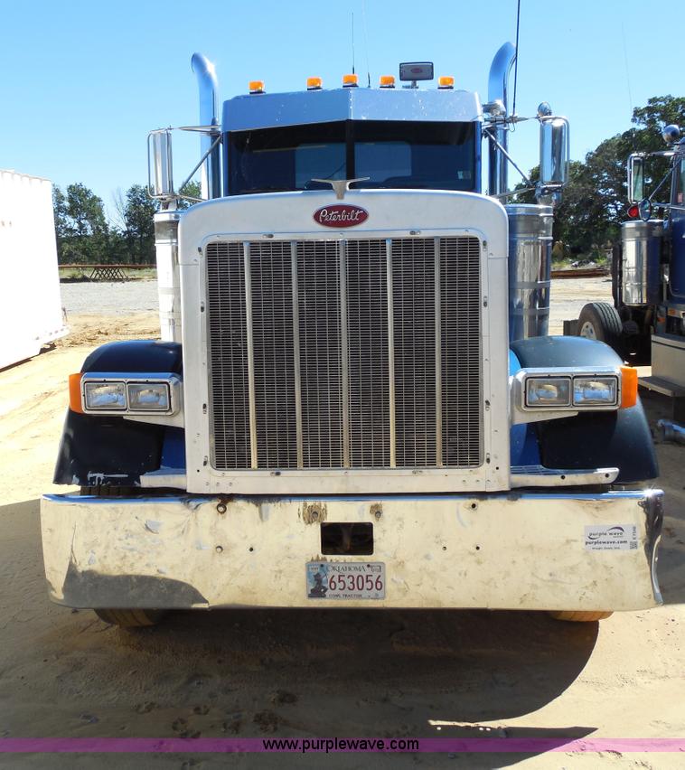 image for item E7548 1988 Peterbilt 379 semi truck