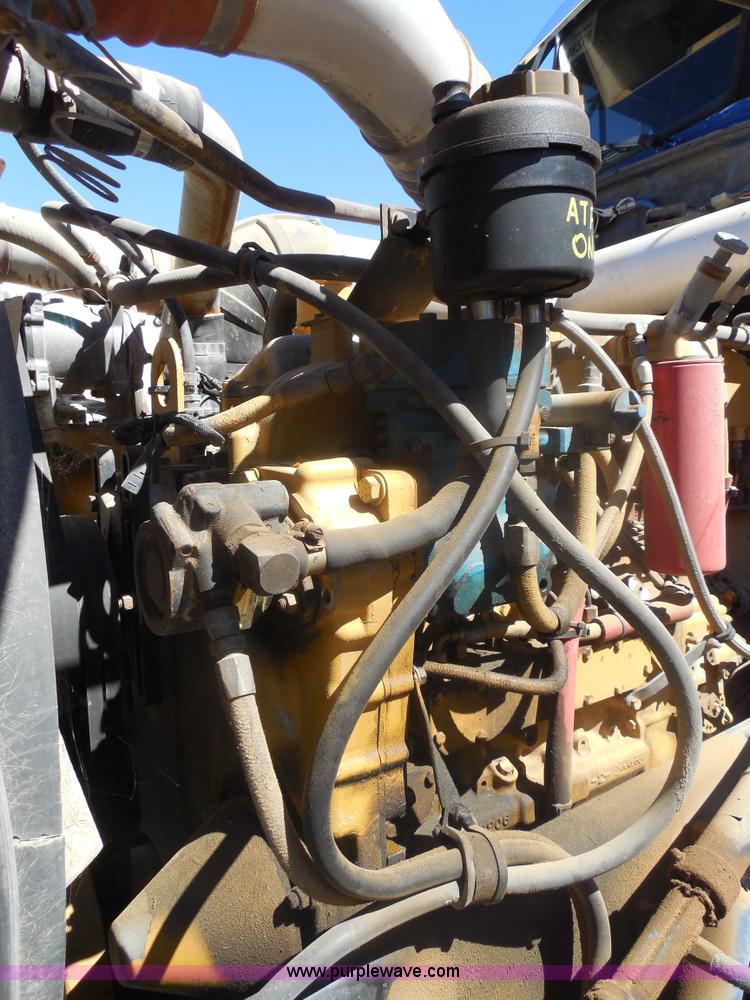 image for item E7548 1988 Peterbilt 379 semi truck