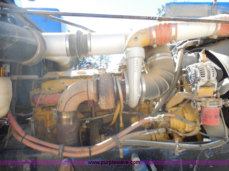 image for item E7548 1988 Peterbilt 379 semi truck