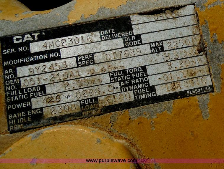 image for item E7548 1988 Peterbilt 379 semi truck