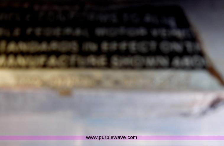 image for item E7548 1988 Peterbilt 379 semi truck