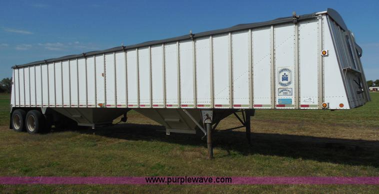 image for item E7738 2000 Merritt aluminum grain trailer