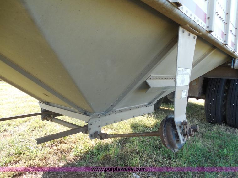 image for item E7738 2000 Merritt aluminum grain trailer