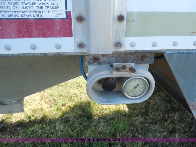 image for item E7738 2000 Merritt aluminum grain trailer